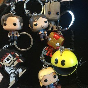 Lot of 7 keychains